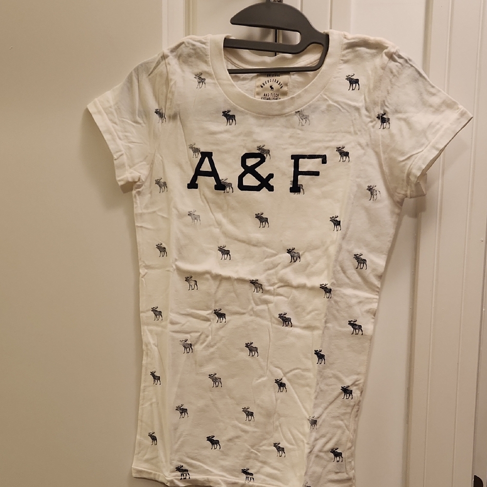 NWOT Abercrombie & Fitch Kids White and Black Logo Tee